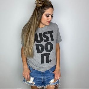 Nike “JUST DO IT” Gray Athletic Cut T-Shirt | Sz M
